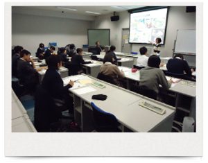 学校での講義風景