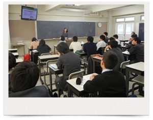 学校での講義風景